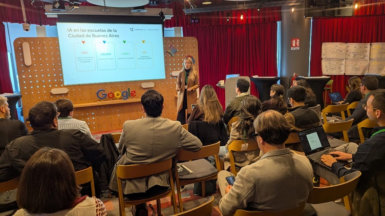 La Ciudad presentó su modelo de <b>inteligencia artificial</b> educativa en un encuentro regional en Chile thumbnail